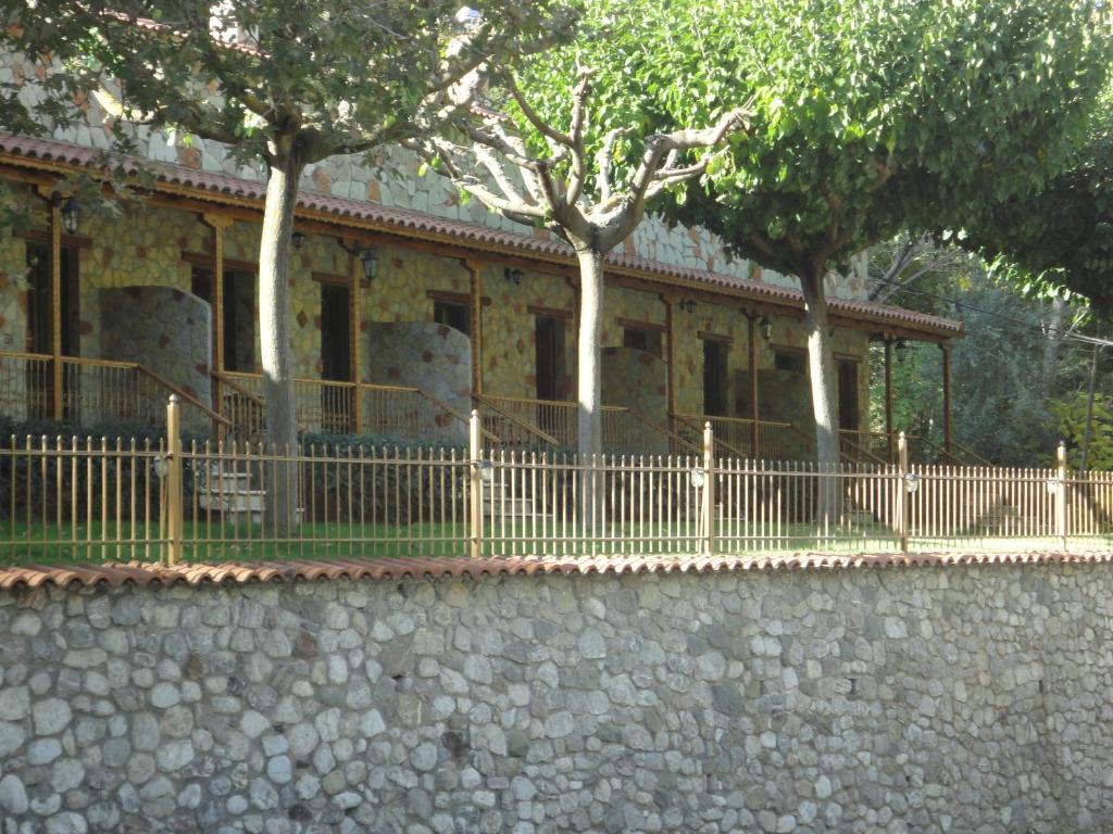 Faraggi Guesthouse Kalavryta Ruang foto